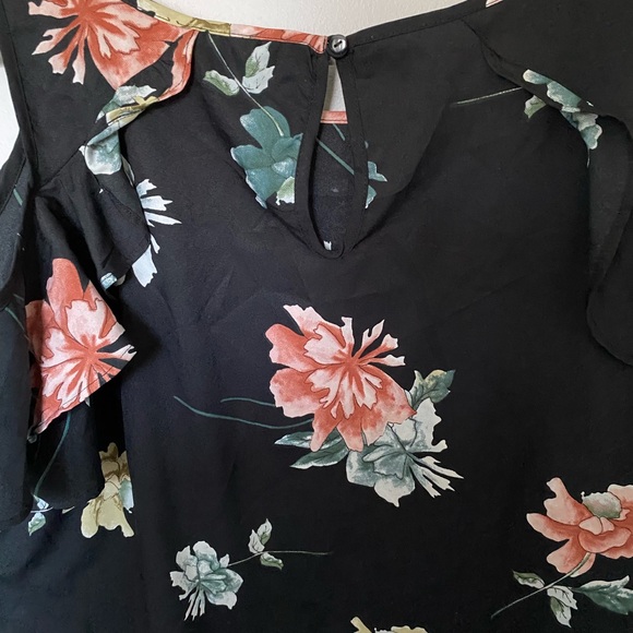 Cold Shoulder Blouse - Picture 4 of 4